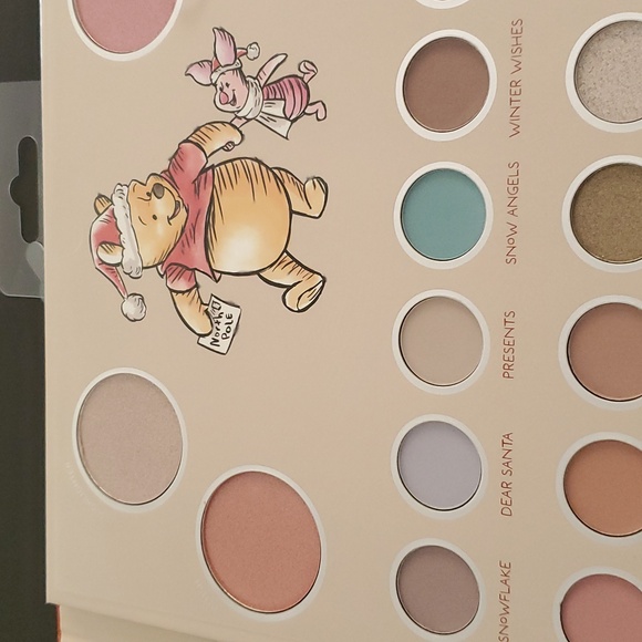 Disney Winnie The Pooh Face and Eye Shadow Palette Highlighter Blush 25 shades - Picture 6 of 12